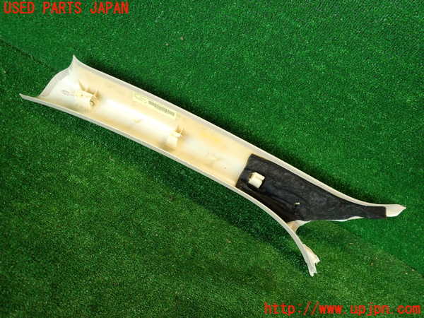 2UPJ-9233587655]アウディ・A4(8KCDN)右フロントピラートリム 中古_4
