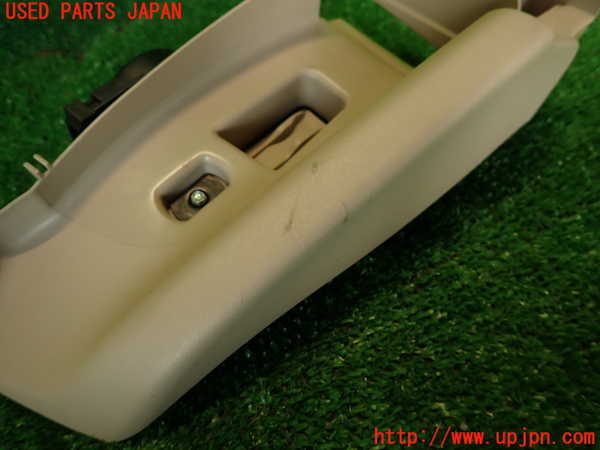 2UPJ-9233587675]アウディ・A4(8KCDN)右リアピラートリム 中古_3