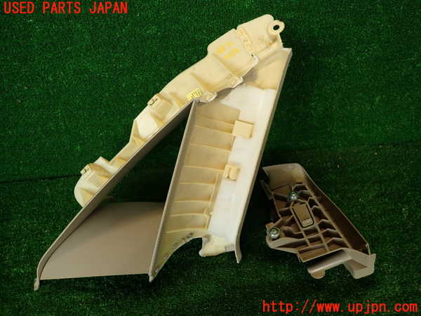 2UPJ-9233587675]アウディ・A4(8KCDN)右リアピラートリム 中古_4