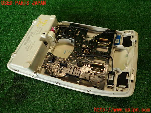 2UPJ-9233586411]アウディ・A4(8KCDN)ルームランプ1 (1列目真中) 中古_4