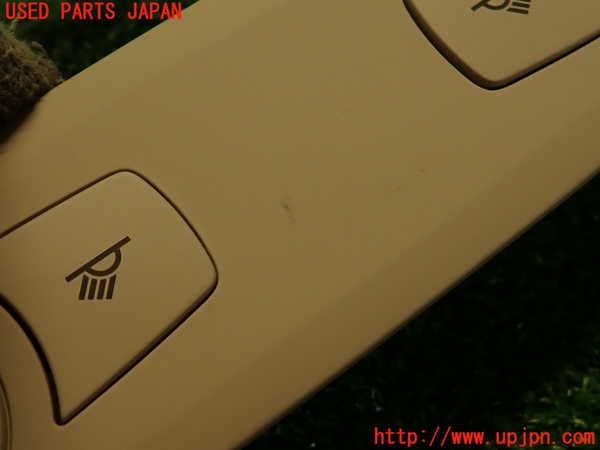 2UPJ-9233586412]アウディ・A4(8KCDN)ルームランプ2 (2列目真中) 中古_2