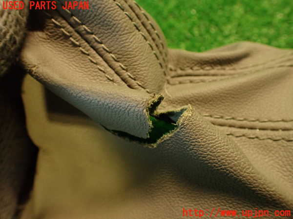 2UPJ-9233587575]アウディ・A4(8KCDN)シフトブーツ (ジャンク品) 中古_3