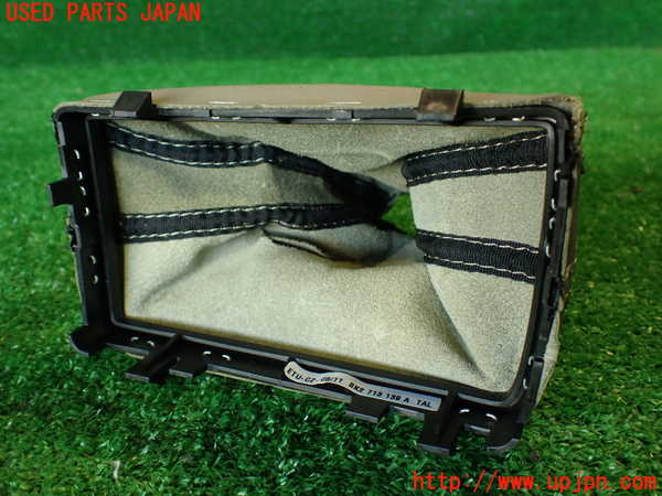 2UPJ-9233587575]アウディ・A4(8KCDN)シフトブーツ (ジャンク品) 中古_5