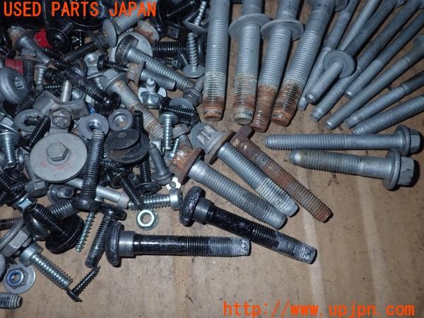 3UPJ=9233590720]BMW ミニ(MINI)クーパーS(SV16 R56)ネジ・ナット・ステー類 セット ジャンク_3