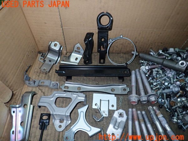 3UPJ=9233600720]レクサス HS250h(ANF10)ネジ・ナット・ステー類 セット ジャンク_2