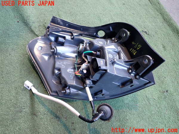 2UPJ-9233601530]レクサス・HS250h(ANF10)右テールランプ 中古_3