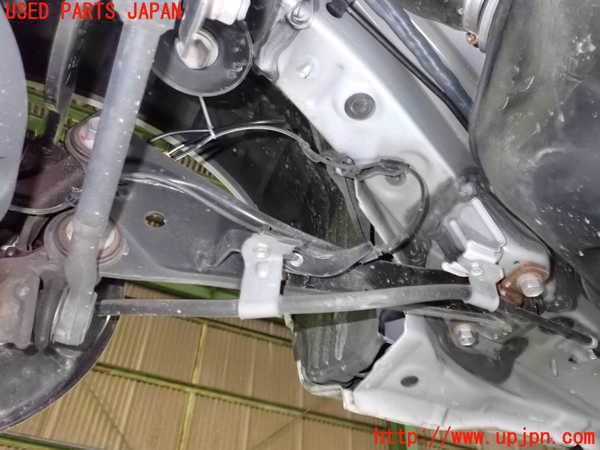 2UPJ-9233605330]レクサス・HS250h(ANF10)左リアテンションロッド 中古_2