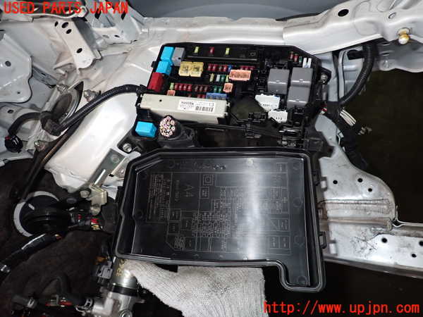 2UPJ-9233606742]レクサス・HS250h(ANF10)ヒューズボックス2 中古_2