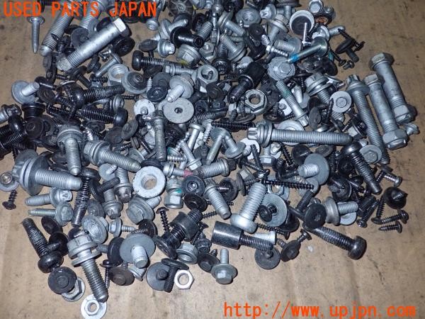 3UPJ=9233610720]BMW 320i(VA20 E90)ネジ・ナット・ステー類 セット ジャンク_3
