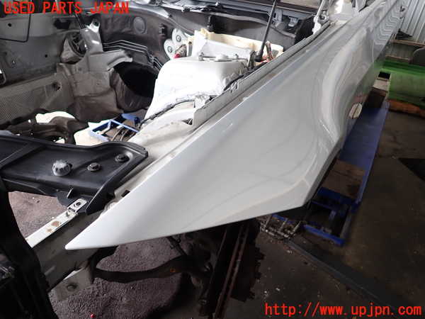 2UPJ-9233611082]BMW 320i E90(VA20)左前フェンダー 中古_2