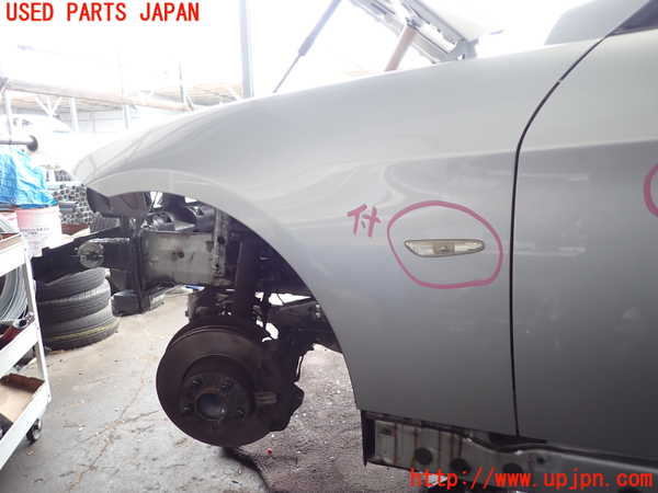 2UPJ-9233611082]BMW 320i E90(VA20)左前フェンダー 中古_3