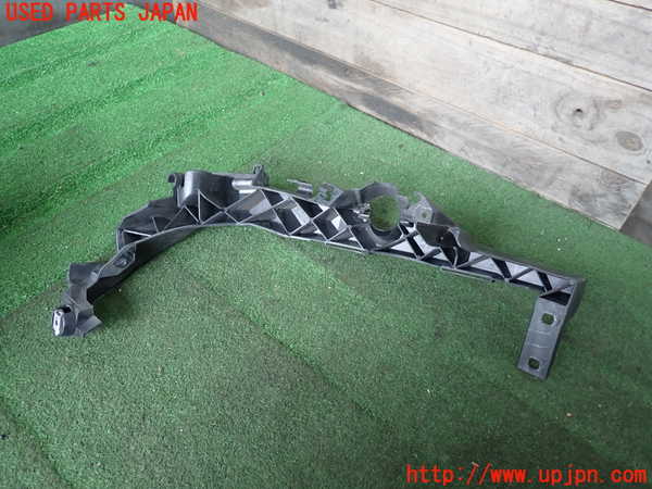 2UPJ-9233611140]BMW 320i E90(VA20)右ヘッドライトリム 中古_2