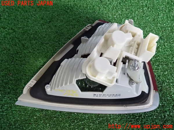 2UPJ-9233611552]BMW 320i E90(VA20)左リアフィニッシャー 中古_2