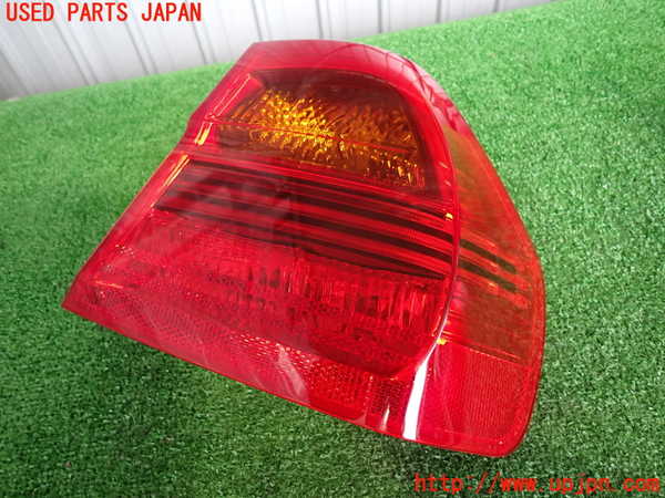 2UPJ-9233611530]BMW 320i E90(VA20)右テールランプ 中古_2