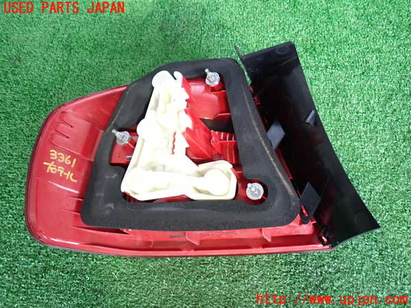 2UPJ-9233611530]BMW 320i E90(VA20)右テールランプ 中古_3