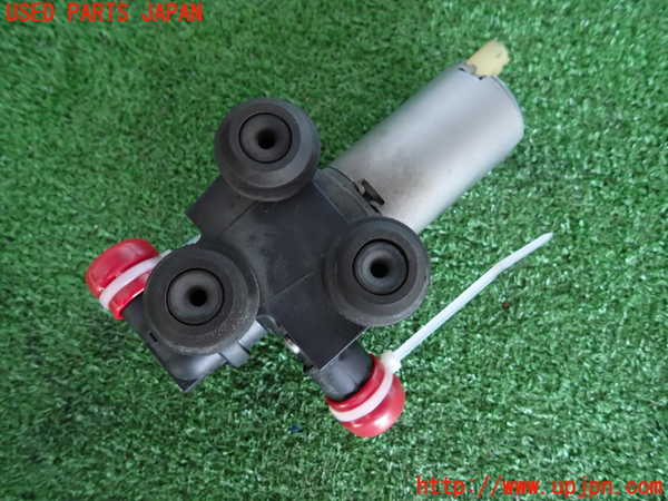 2UPJ-9233612110]BMW 320i E90(VA20)ウォーターポンプ 中古_2
