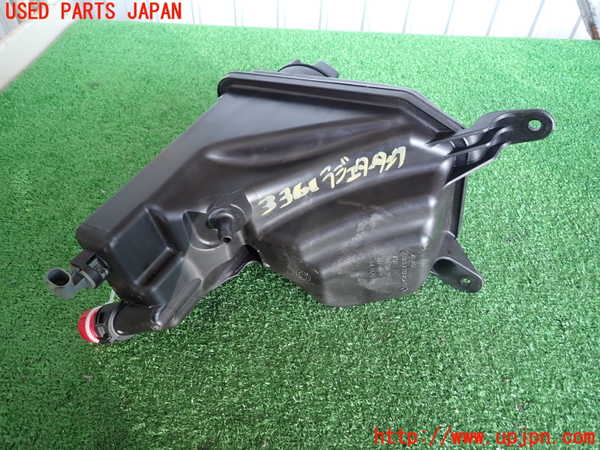 2UPJ-9233612410]BMW 320i E90(VA20)ラジエータータンク 中古_3