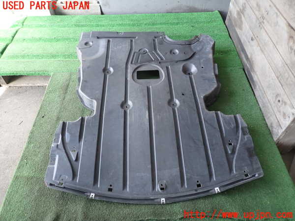 2UPJ-9233612170]BMW 320i E90(VA20)エンジンアンダーカバー 中古_2