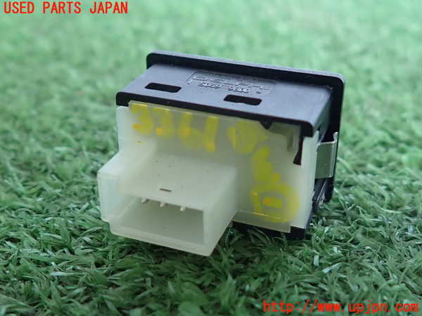 2UPJ-9233616306]BMW 320i E90(VA20)スイッチ1（トランク） 中古_2