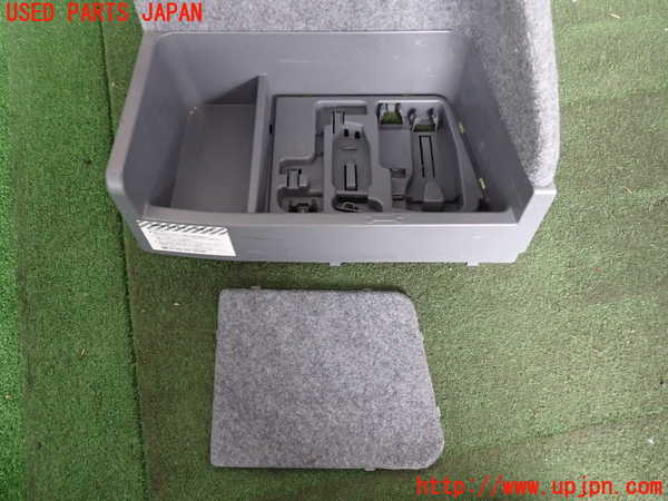 2UPJ-9233617772]BMW 320i E90(VA20)ラゲッジトレイ2 中古_2