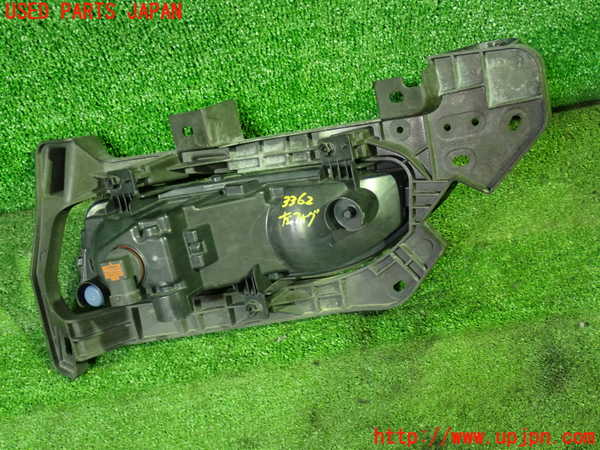 1UPJ-9233621182]セレナ e-POWER(HFC27)左フォグ 中古_2