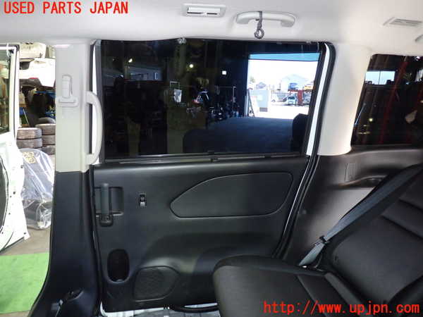 1UPJ-9233621290]セレナ e-POWER(HFC27)右後ドア 中古_4