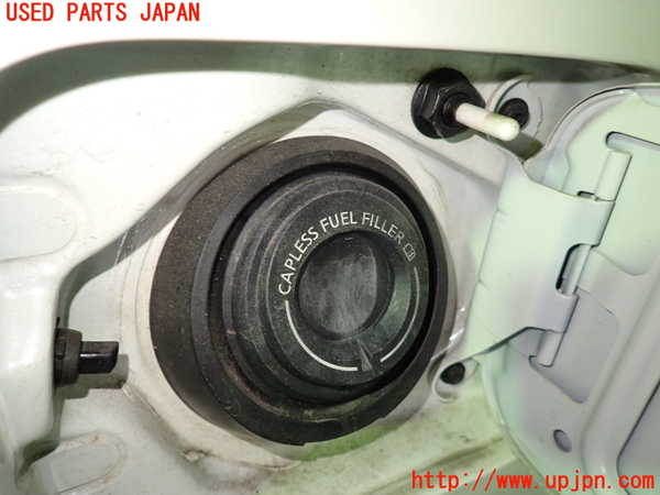 1UPJ-9233621690]セレナ e-POWER(HFC27)フューエルリッド 中古_3