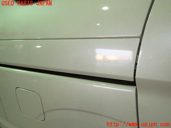 1UPJ-9233621360]セレナ e-POWER(HFC27)右スライドレールカバー 中古_3