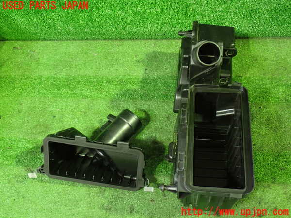1UPJ-9233622560]セレナ e-POWER(HFC27)エアクリーナーボックス 中古_3