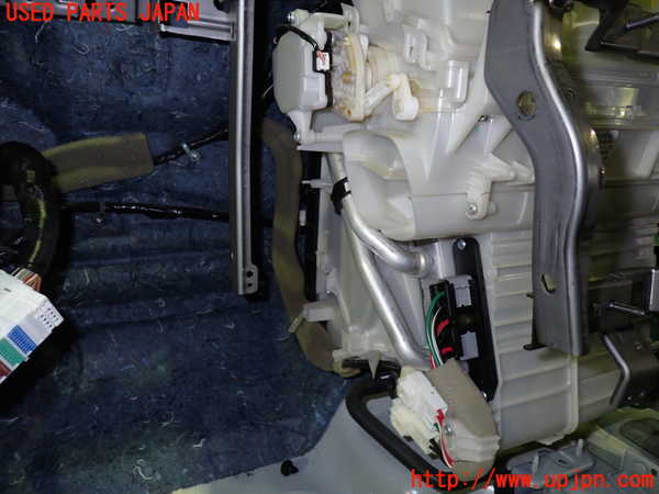 1UPJ-9233626081]セレナ e-POWER(HFC27)エバポレーター1 中古_3