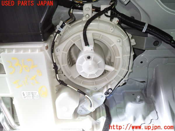 1UPJ-9233626082]セレナ e-POWER(HFC27)エバポレーター2 中古_2