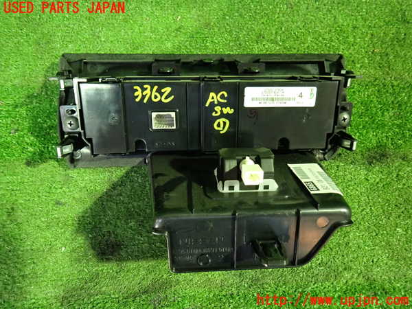 1UPJ-9233626066]セレナ e-POWER(HFC27)エアコンスイッチ1 中古_2