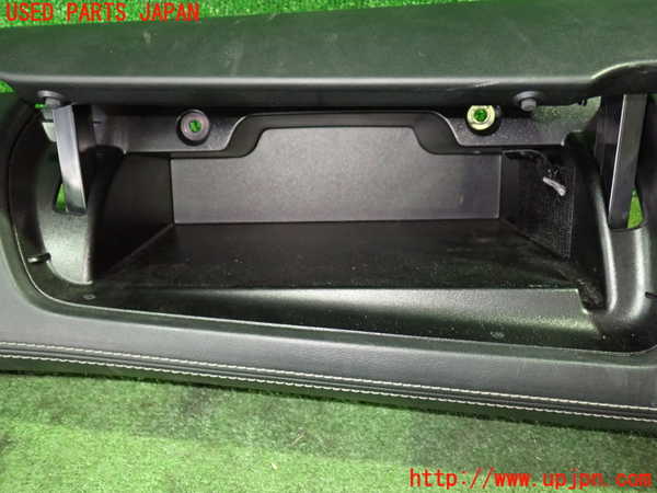 1UPJ-9233627516]セレナ e-POWER(HFC27)グローブボックス1 中古_2