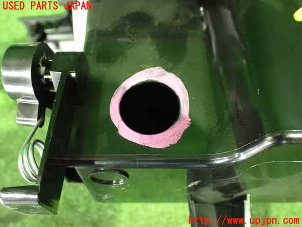 1UPJ-9233627516]セレナ e-POWER(HFC27)グローブボックス1 中古_4