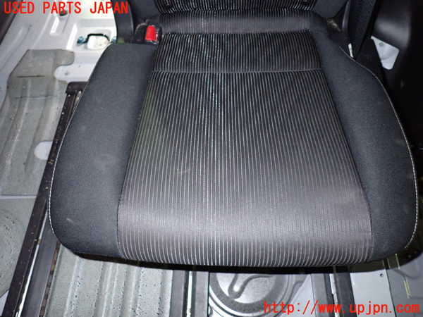 1UPJ-9233627175]セレナ e-POWER(HFC27)左2列目シート 中古_3