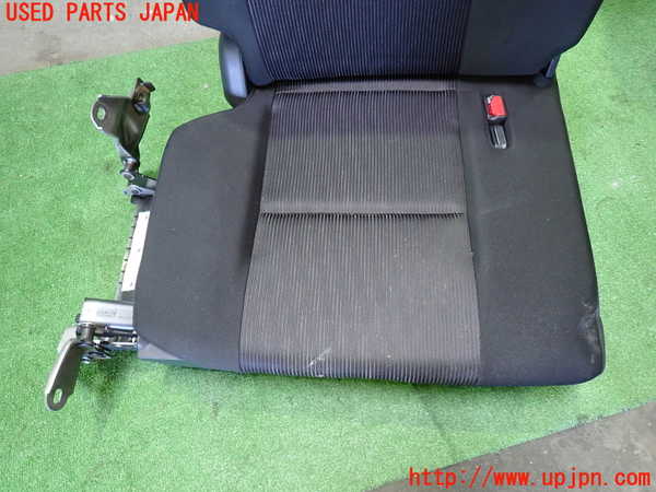 1UPJ-9233627235]セレナ e-POWER(HFC27)右3列目シート 中古_3