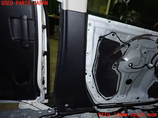 1UPJ-9233627670]セレナ e-POWER(HFC27)左センターピラートリム 中古_3