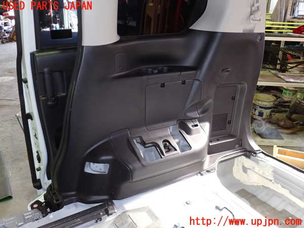 1UPJ-9233627675]セレナ e-POWER(HFC27)右リアピラートリム 中古_3