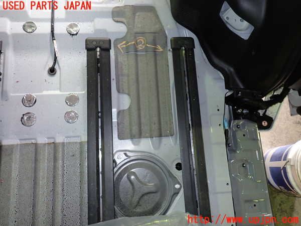 1UPJ-9233627497]セレナ e-POWER(HFC27)シートレール②2 中古_2