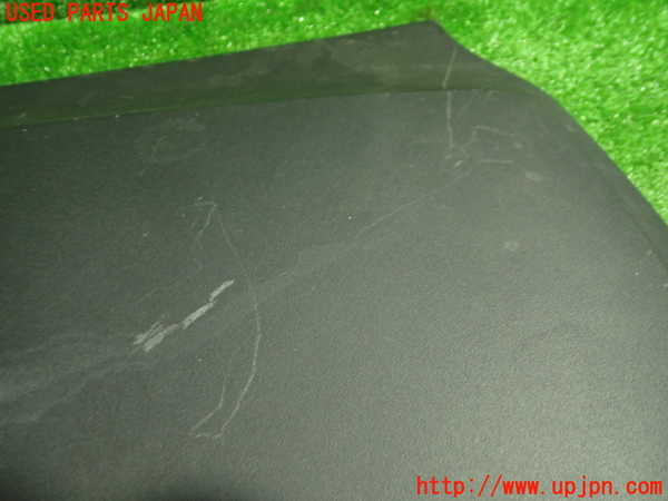 1UPJ-9233632160]ベンツ GLA180(156942)(X156)エンジンアッパーカバー 中古_3