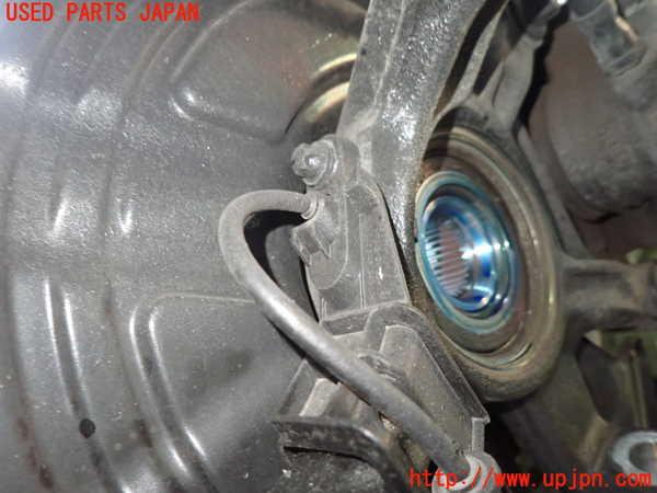 1UPJ-9233634295]ベンツ GLA180(156942)(X156)左フロントナックルハブ 中古_3