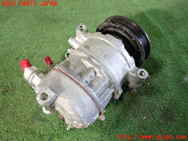 1UPJ-9233636025]ベンツ GLA180(156942)(X156)エアコンコンプレッサー (ジャンク品) 中古_5