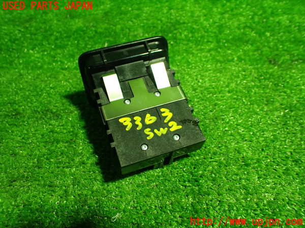 1UPJ-9233636307]ベンツ GLA180(156942)(X156)スイッチ2 (電動パーキングブレーキ) 中古_3