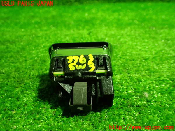 1UPJ-9233636308]ベンツ GLA180(156942)(X156)スイッチ3 (パワーバックドア) 中古_3