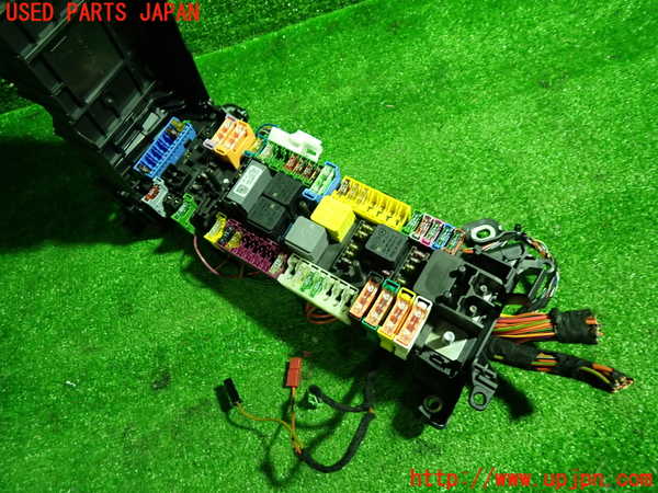 1UPJ-9233636741]ベンツ GLA180(156942)(X156)ヒューズボックス1 中古_2