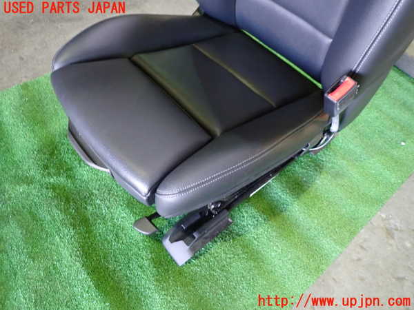 1UPJ-9233637035]ベンツ GLA180(156942)(X156)運転席シート 中古_3