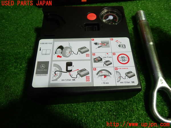 1UPJ-9233637805]ベンツ GLA180(156942)(X156)車載工具 中古_2