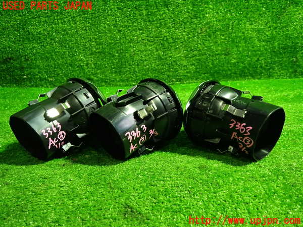 1UPJ-9233637528]ベンツ GLA180(156942)(X156)エアコン吹き出し口3 (真中) 中古_3