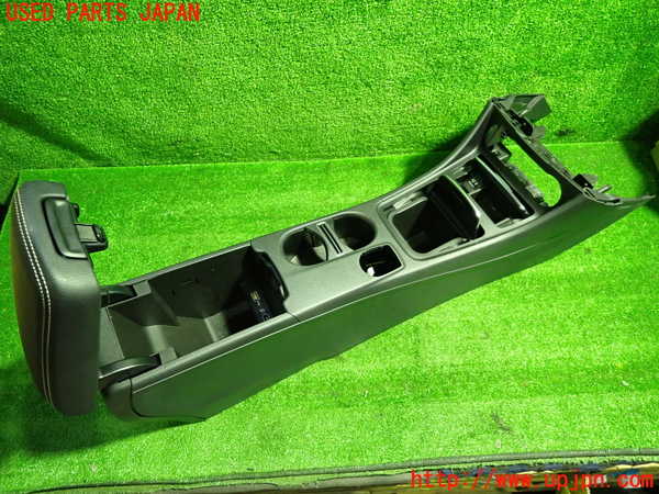 1UPJ-9233637540]ベンツ GLA180(156942)(X156)センターコンソール 中古_2