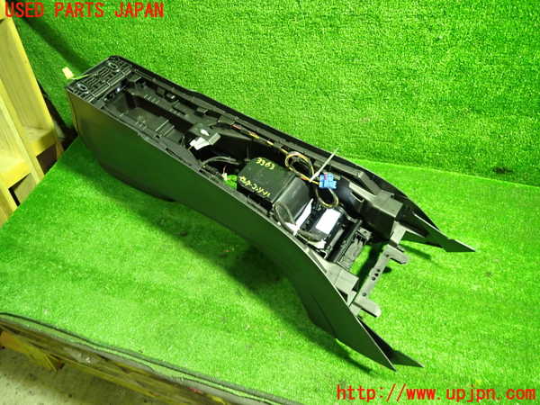 1UPJ-9233637540]ベンツ GLA180(156942)(X156)センターコンソール 中古_3